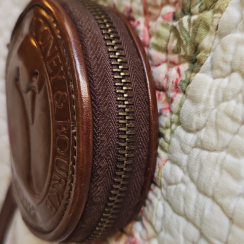 Vintage Dooney & Bourke AWL Taupe & Burnt Cedar Duck Coin Purse - Picture 3 of 16